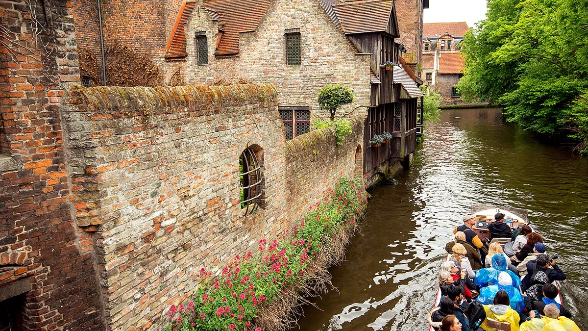 Placeholder cover for Canal boat or walking tour in Bruges: which one should you choose?