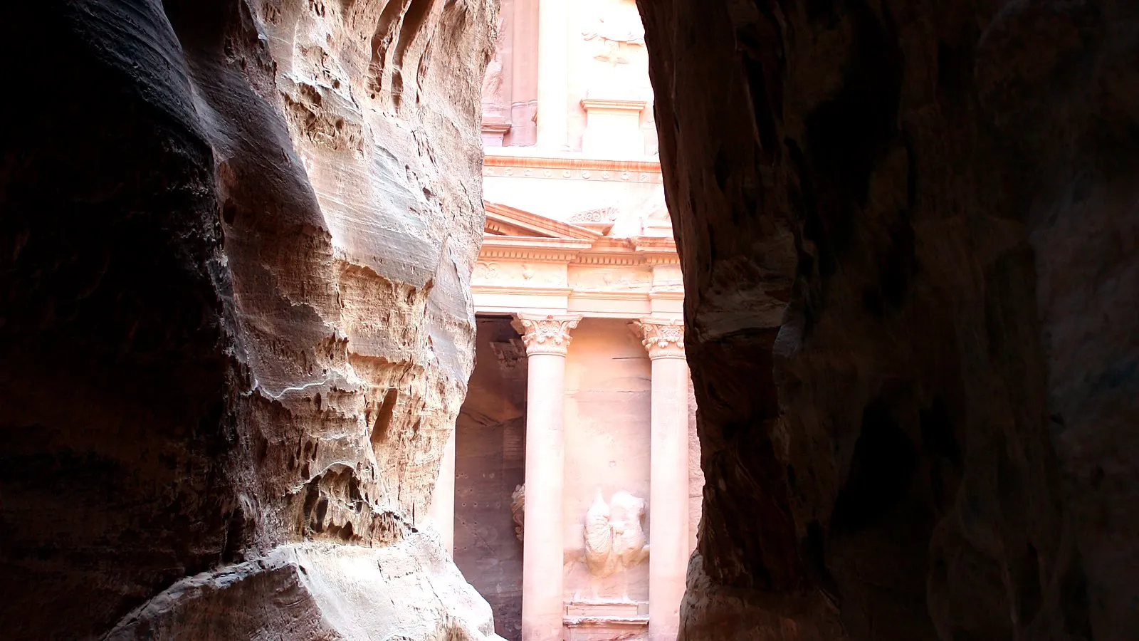 Placeholder cover for What to wear to Petra: walking shoes, sun, and practical trail advice