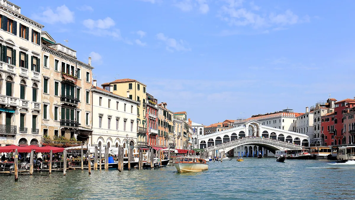 Placeholder cover for How many days do you need for Venice?